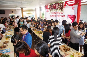 第一生命ベトナムは社員や代理人の定着を図るため、様々なイベントなどを開催している