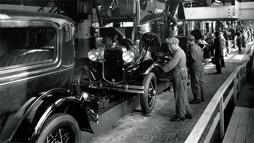 <b>1920年代のフォード自動車工場の様子</b>(写真=Ullstein bild/アフロ)