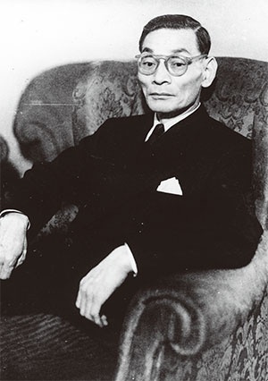 一万田尚登(いちまだ・ひさと)/ 1893年、大分県生まれ。1918年、東京帝国大学を卒業後、日本銀行入行。46年、第18代総裁に就任。その後、鳩山一郎内閣、岸信介内閣で大蔵大臣を務めた。84年没(写真=近現代PL/アフロ)