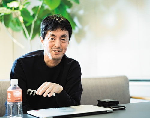 <span class="fontSizeL">山田進太郎氏</span><br /><small>メルカリ会長兼CEO </small>