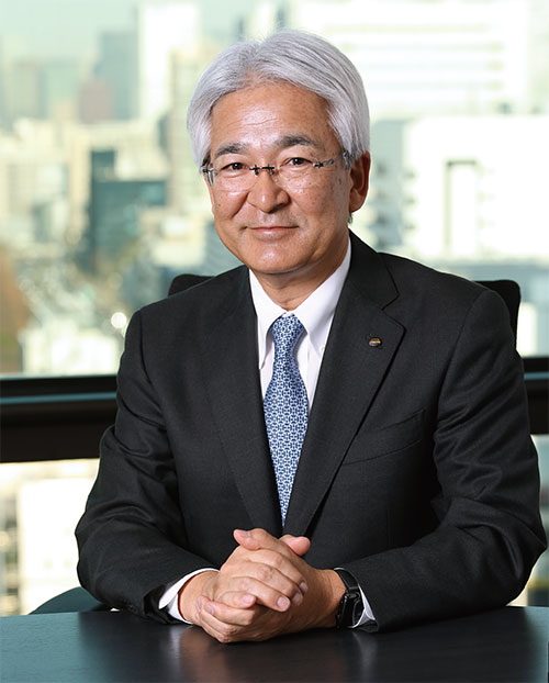 <span class="title-b">鈴木 善久</span>［すずき・よしひさ］