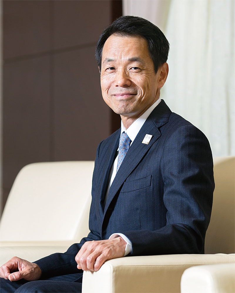 <span class="title-b">清水 博</span>［しみず・ひろし］