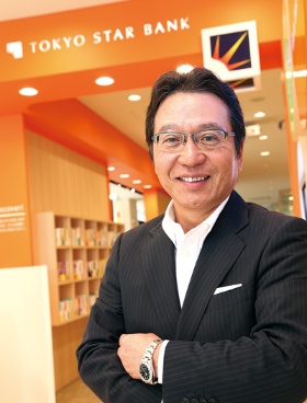 <b>さとう・せいじ</b><br>1982年東京貿易入社。89年三井銀行入行。2015年三井倉庫ホールディングス取締役。16年東京スター銀行副頭取。17年4月から現職。香川県出身。58歳。(写真=陶山 勉)