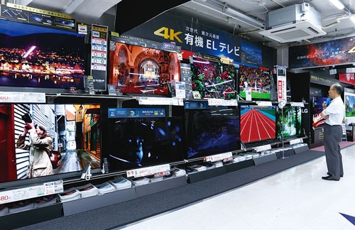 <b>有機ELテレビ売り場を4倍にしたビックカメラ店舗</b>（写真＝竹井 俊晴）