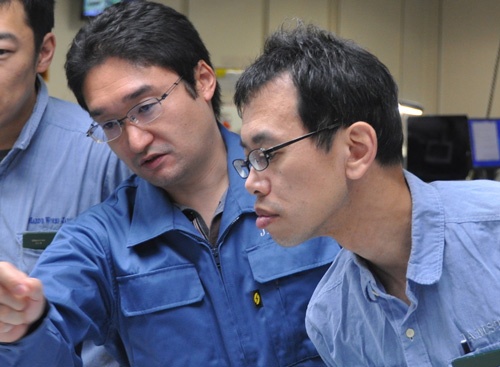 <b>JAMSTEC主席研究員の野崎達生氏（左）と熊谷英憲氏（右）</b>