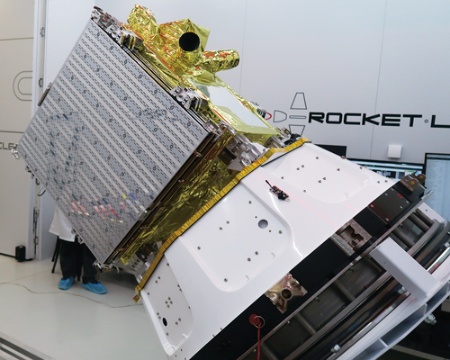 2022年3月に打ち上げた小型SAR衛星「StriX-β」(写真=シンスペクティブ提供)