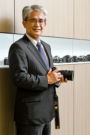 <span class="fontBold">馬立 稔和［うまたて・としかず］<br />1980年東京大学大学院電気工学修士課程修了、日本光学工業（現ニコン）入社。2005年執行役員、12年常務。19年4月に社長就任、6月からCEO（最高経営責任者）を兼務。福岡県出身、63歳。</span>（写真=加藤 康）