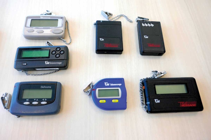 ポケベル 51年の歴史に幕 敗軍の将 兵を語る 3ページ目 日経ビジネス電子版 ポケベル 51年の歴史に幕 敗軍の将 兵を語る 3ページ目 日経ビジネス電子版