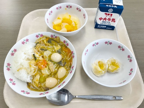 <span class="fontBold">みよし市は1日約7200食の給食を提供している。学校が長い期間休みでないと工事ができない背景もある</span>