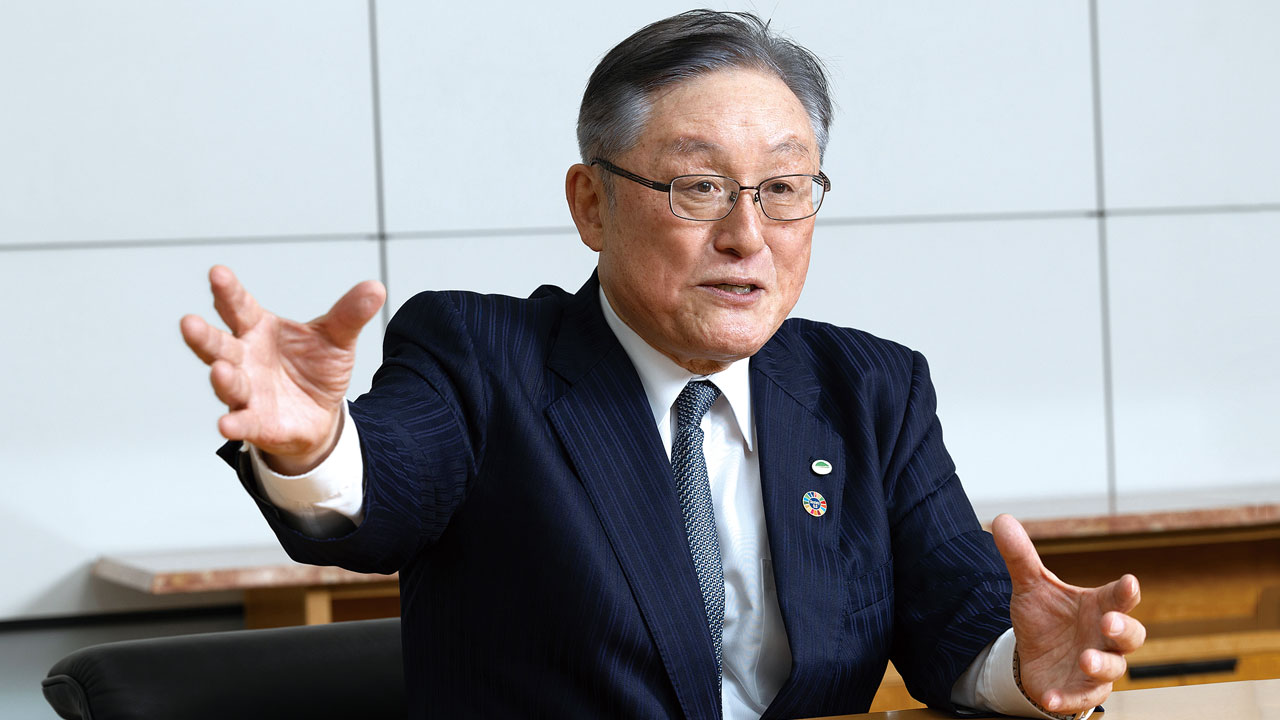 日立製作所・東原会長が語る改革の心得 「実行力とは共感力なり