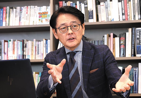 共愛学園前橋国際大学・大森昭生学長 脱「ミニ東大」で地方を強く