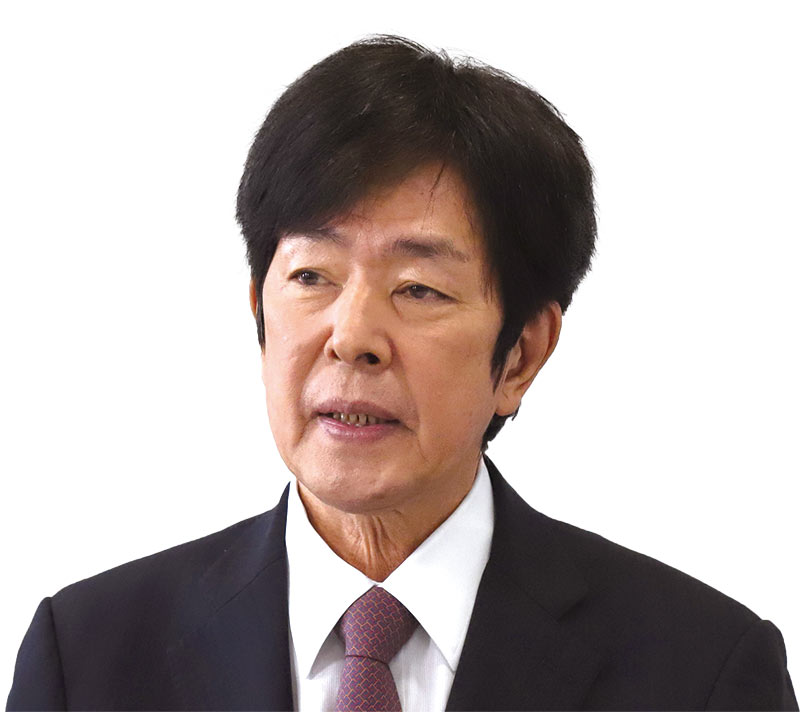 <span class="fontBold">髙田 明 ［たかた・あきら］氏</span><br>1948年長崎県平戸市生まれ。大学卒業後、機械メーカーを経て、父のカメラ店に入社。86年に分離・独立し、たかたを設立。99年にジャパネットたかたに社名変更。自ら通信販売で商品を紹介し、通販大手に成長させた。2015年に社長を退任し、経営を離れる。個人会社のA and Live（エー・アンド・ライブ）を設立した。（写真=菅 敏一）