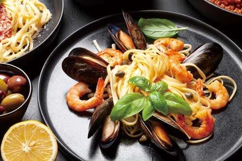 オリーブオイルや魚介類を多く摂取する地中海食が、心血管疾患の再発防止に有効（写真=PIXTA）