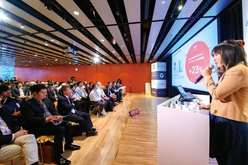 <span class="fontBold">地元企業の熱気で包まれた北陸銀行とグーグルのイベント</span>(写真=山岸 栞依)
