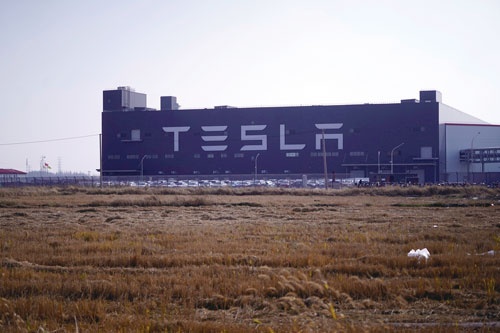 <span class="fontBold">テスラが中国・上海に持つ製造拠点「ギガファクトリー」</span>(写真=ロイター/アフロ)