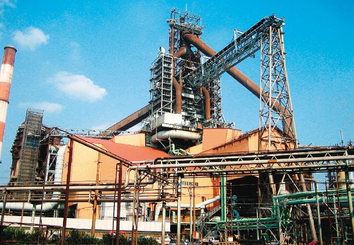 <span class="fontBold">日本製鉄は脱炭素に向けて新たな製鉄技術の開発を急ぐ</span>
