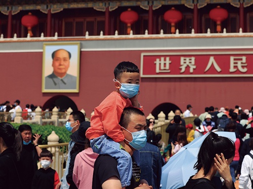 <span class="fontBold">中国政府は3人目の子供の出産を容認。効果はあるか</span>(写真=AP/アフロ)