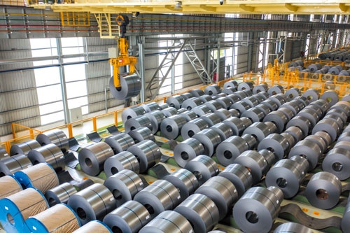 <span class="fontBold">生産活動が停滞する東南アジアでは熱延コイルの価格が軟調に推移</span>(写真=CFOTO/共同通信イメージズ)