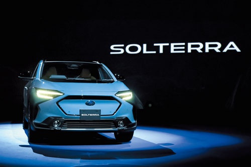 <span class="fontBold">スバルが11月11日に発表した新型EV「ソルテラ」</span>
