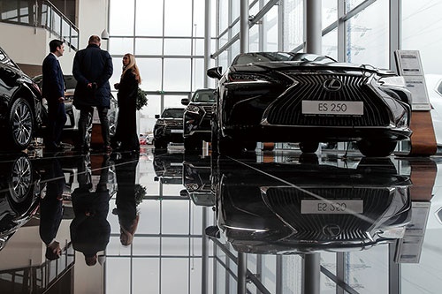 トヨタの高級車ブランド「レクサス」を扱うモスクワの販売店（2019年撮影）（写真=ロイター/アフロ）