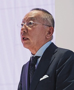 2019年に柳井正会長兼社長はロンドンで講演し、欧州事業の重要性を強調した（写真=永川 智子）