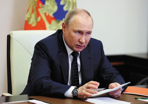 ロシアのプーチン大統領は5月20日にビデオ会議形式で安全保障会議を開いた（写真=ロイター/アフロ）