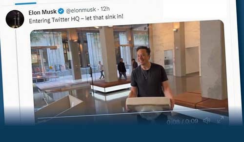 洗面台（シンク）を手にツイッター本社を訪れたマスク氏。「Let that sink in（よく考えて深く理解しよう）」にかけたジョーク（写真=Twitter account of Elon Musk/@elonmusk/AFP/アフロ）