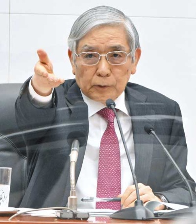 黒田総裁は緩和継続の姿勢を堅持する（1月18日の記者会見）（写真=共同通信）