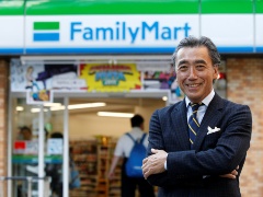 ファミマ 元日は店舗に社員派遣 変わり始めたコンビニ本部の役割 日経ビジネス電子版