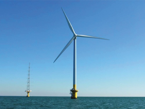 <span class="fontBold">2019年に運転開始した国内初の洋上風力発電。東京電力リニューアブルパワーが千葉県銚子沖で運営している。「4500基」という目標には課題が多い</span>