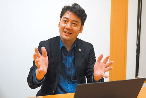 <span class="fontBold">人事部の加藤素樹特命部長は働きがい改革に奔走する</span>