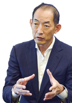 <span class="fontBold">葛西健事務局長</span>(写真=共同通信)