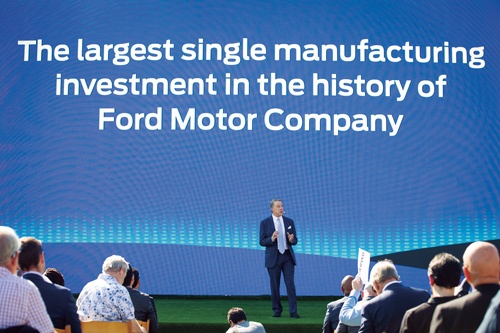 フォード・モーターのビル・フォード会長は2021年9月、巨大EV工場を建設するテネシー州で演説した。地元は6000人の新規雇用に大きな期待を寄せるが、同州議会が9億ドルの助成金の拠出を決めたことで反対の声も上がっている（写真＝Ford Motor Company）
