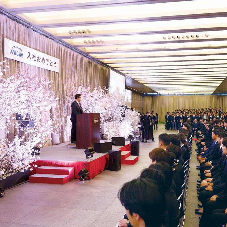 課長級3620万円、管理職はAI必須　「揺るぎない競争優位性」人材こそ強さの源