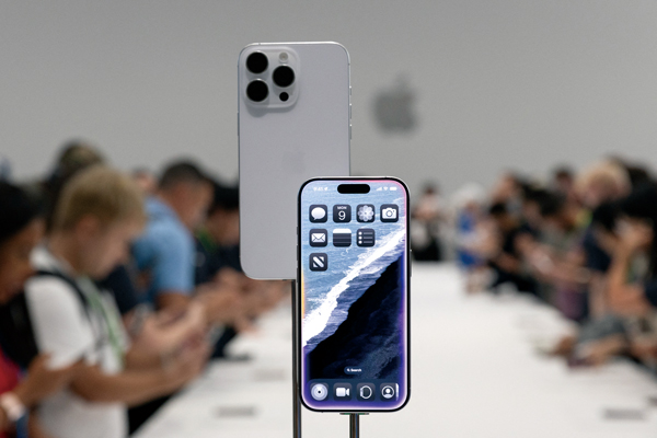 米Apple、新型iPhone発表もAIで巻き返しはまだ先：日経ビジネス電子版