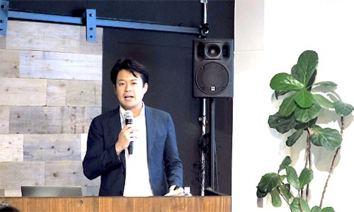 法政大学キャリアデザイン学部のタナケン先生こと、田中研之輔教授が「プロティアン・キャリア」の実践方法を伝授する(写真/竹井俊晴、ほかも同じ)