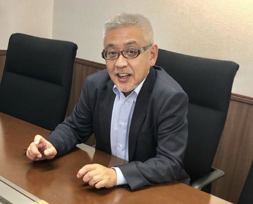 村上世彰(むらかみ・よしあき)投資家。1959年、大阪府生まれ。灘中、灘高を経て東京大学法学部卒。通商産業省(現経済産業省)に入省し、在南アフリカ日本大使館一等書記官や生活産業局サービス産業企画官などを歴任。99年に通産省を辞め株式会社M&Aコンサルティング(通称村上ファンド)を設立。