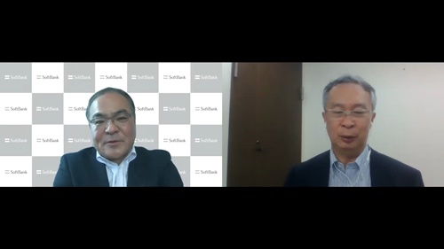「人事のプロ」として、様々な改革を手掛けてきたソフトバンクの青野史寛・専務執行役員兼CHRO(左)とカゴメの有沢正人常務執行役員CHO