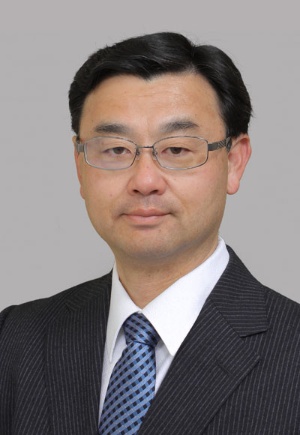 <span class="fontBold">南雲 岳彦(なぐも・たけひこ)氏</span><br />三菱UFJリサーチ&コンサルティング専務執行役員 一般社団法人スマートシティ・インスティテュート理事や内閣府規制改革推進会議委員、京都大学経営管理大学院客員教授を兼務。慶応義塾大学法学部卒、米ジョージタウン大学経営管理学修士、英ロンドン大学開発金融学修士、米コロンビア大学プロフェッショナル・フェロー・プログラム終了