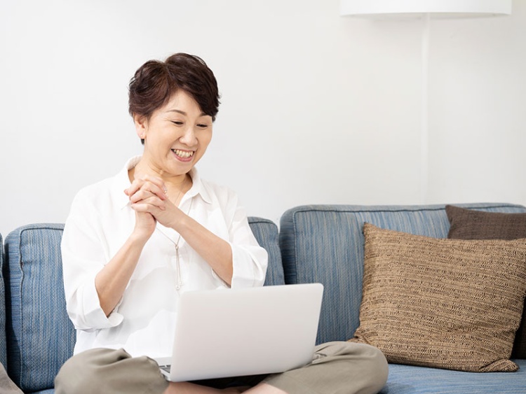 顔の見えるつながり が孤独感を和らげる 日経ビジネス電子版