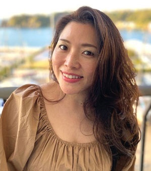 <span class="fontBold">川西由美子(かわにし・ゆみこ)氏</span><br />1998年に行動健康科学をベースにしたコンサルティング会社を創立。2005年からはEAP総研代表取締役として多くの企業でメンタルヘルス対策などにあたり、その後フィンランドで、世界25カ国で使われている組織活性化技法「リチーミング」の指導者資格を取得した。現在はオランダが本社の総合人材サービス会社ランスタッド(日本法人)と合併後、クライアントソリューション組織開発ディレクターを務める。臨床心理学や産業組織心理学が専門で、著書に『ココロを癒せば会社は伸びる』(ダイヤモンド社)、訳書に『産業組織心理学によるこれからのリーダーシップ』(日科技連出版社)など。ベトナムやインドネシアの企業・大学でも研修・教育活動を行っている。