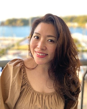 <span class="fontBold">川西由美子(かわにし・ゆみこ)氏</span><br />1998年に行動健康科学をベースにしたコンサルティング会社を創立。2005年からはEAP総研代表取締役として多くの企業でメンタルヘルス対策などにあたり、その後フィンランドで、世界25カ国で使われている組織活性化技法「リチーミング」の指導者資格を取得した。現在はオランダが本社の総合人材サービス会社ランスタッド(日本法人)と合併後、クライアントソリューション組織開発ディレクターを務める。臨床心理学や産業組織心理学が専門で、著書に『ココロを癒せば会社は伸びる』(ダイヤモンド社)、訳書に『産業組織心理学によるこれからのリーダーシップ』(日科技連出版社)など。ベトナムやインドネシアの企業・大学でも研修・教育活動を行っている。