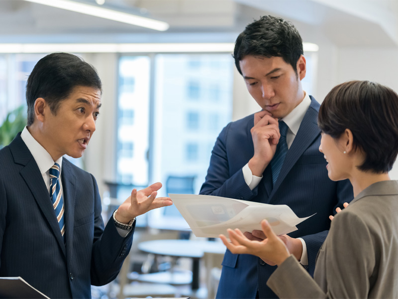 ［議論］相手の話を遮ってない？ 「頼れる上司」へ2つのステップ