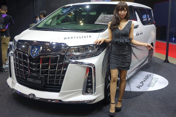 こっちが真のモーターショー 盛況の 改造車の祭典 日経ビジネス電子版