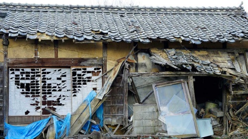 空き家対策に自治体は頭を悩ませている(写真:アフロ)