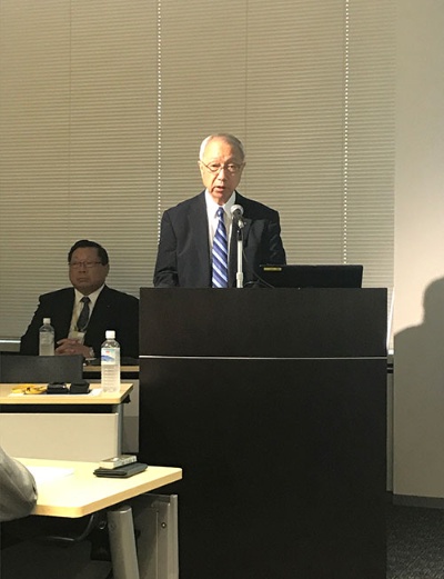 5月17日に開いた決算説明会で、生みの苦しみを吐露した佐野嘉彦社長