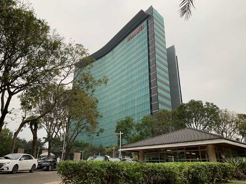 広東省深セン市のファーウェイ本社