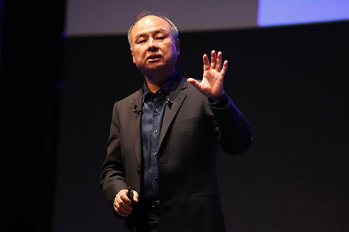 ソフトバンクグループの孫正義会長兼社長はユニコーン企業への投資を通じ、インドネシアのデジタル経済の成長を左右するキーパーソンになった(写真:田村翔/アフロ)