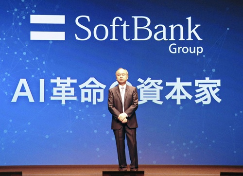 決算記者会見で発言するソフトバンクグループの孫正義会長兼社長(写真:共同通信)