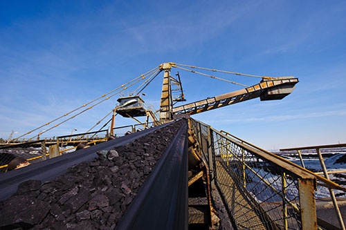 中国の旺盛な鉄鉱石需要を取り込めた商社の業績は堅調だ（写真：shutterstock）